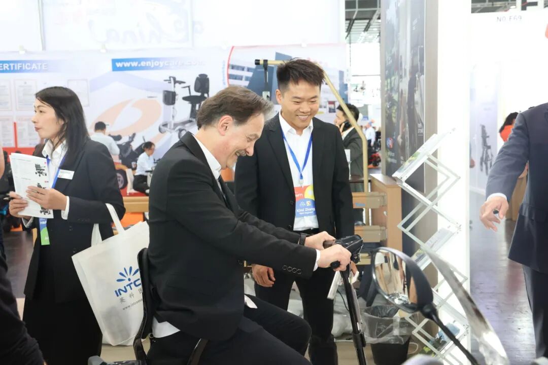 英科醫療亮相德國REHACARE2025 展示康養器械全系列創新移動解決方案 英科醫療亮相德國REHACARE2025 展示康養器械全系列創新移動解決方案